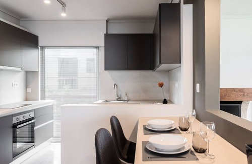 Alimos Apartment | Spacious and sunlit seaside flat