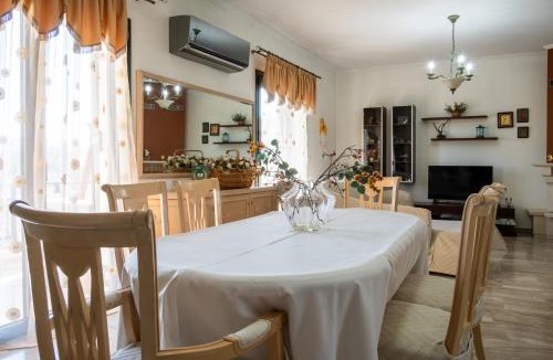 Ierapetra Villa | Spacious House in a Quiet Neighbourhood
