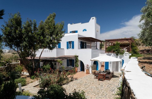 Glinado Villa | Spacious, private luxury villa with pool, & stunning sea and sunset views