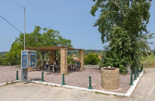 Agia Marina Apartment | sparrow apartment (Σπουργιτης)