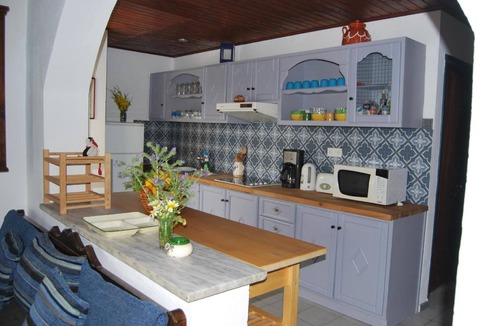 Limnos House | Spiti Limnos, quietly situated in an orange grove