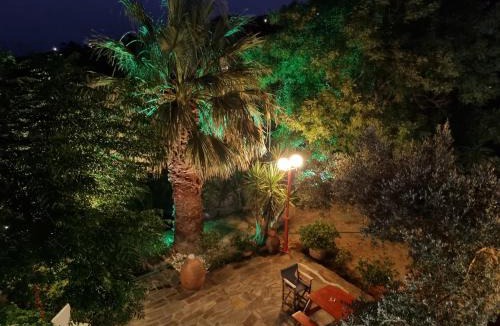 Karpenisi Apartment | SPITIKARIOTIKO Garden home