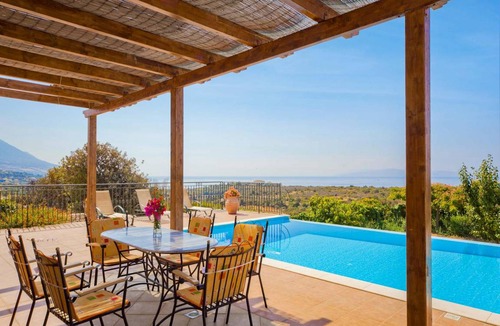 Karavados Villa | Stamo, Beautiful villa in Trapezaki w/