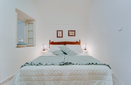Vothon Villa | Star Cactus Traditional Cave Suite with Jacuzzi