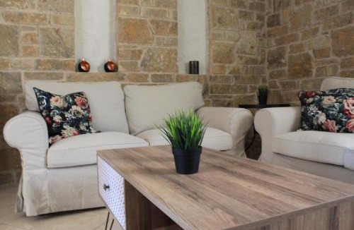 Ampelokipoi-Menemeni Apartment | Stone Apartment