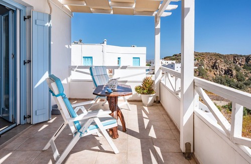Plaka Apartment | Studio Apartment 'Betty Superior with Panoramic View 2' with Sea View, Wi-Fi and Air Conditioning