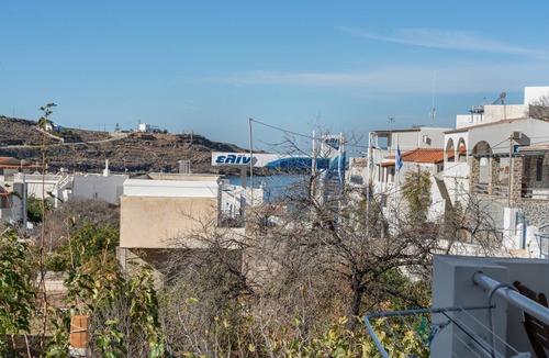 Merichas Apartment | Studio Apartment 'Merichas 7 Irida' with Mountain View, Wi-Fi and Air Conditioning