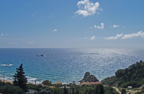 Parelia Apartment | Studio Apartment with adult and children's pool and sea view - Pelekas Beach