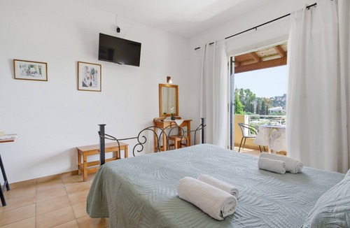 Limni Apartment | Studio Apartment 'With Seaview 1' with Sea View, Wi-Fi and Air Conditioning