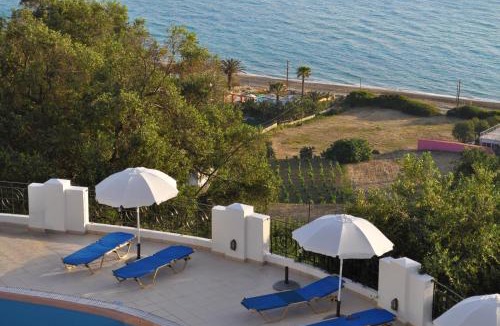 Agios Gordios Apartment | Studio apartments maria with pool in Agios Gordios Beach