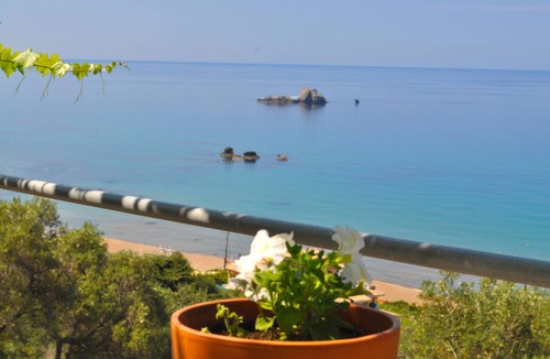 Parelia Apartment | Studio Apartments with sea view and pool - Pelekas Beach Corfu