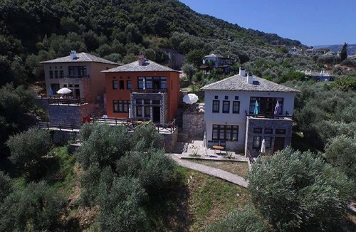 Damouchari Apartment | Studios for 3 adults or 2 adults + 2 children with balcony or terrace with panoramic sea view