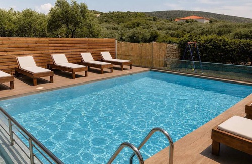 Potos Apartment | Studios River - Potos Poolside Apartment with View