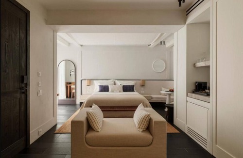 Drafaki Hotel | Stunning Luxury Suite w/Infinity Pool & Stunning Sea Views for Romantic Trips