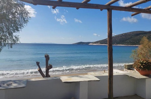 Platis Gialos Apartment | Styfilia Beachfront Apartment - First Floor