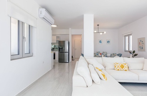 Chania Villa | Stylish 4 bedroom Villa with sea views, 1,5 Km to the beach and close to Chania