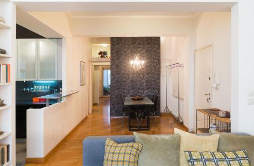 Exarhia Apartment | Stylish flat with veranda in the heart of Athens