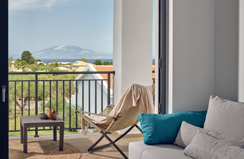 Neromilos Hotel | Suite with Sea View Annex 200