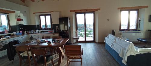 Akrotiri Cabin | Summer Villa with sea view,6 min drive from airport, near Seitan Limania beach