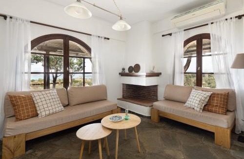 Vourvourou House | Sun Kiss Cottage, Vourvourou #FeelsLikeHome