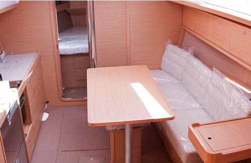 Nikita Boat Rental | Sun-Kissed Sailing: A Luxurious Beach Experience in Nikiti, Macedonia