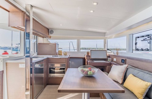 Tourlos Boat Rental | Sun-Kissed Sailing Adventure in Islas Cícladas, Mykonos