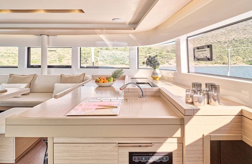 Alimos Boat Rental | Sun-Kissed Sailing Adventure in Islas Sarónicas