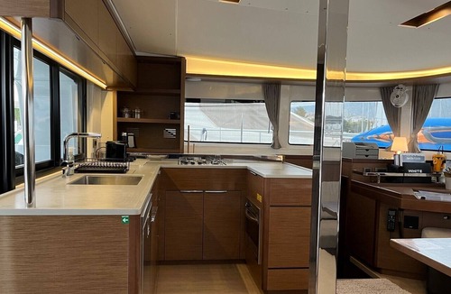 Alimos Boat Rental | Sun-Kissed Sailing Adventure in Islas Sarónicas