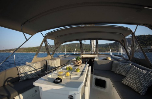 Alimos Boat Rental | Sun-Kissed Sailing Adventure in Islas Sarónicas