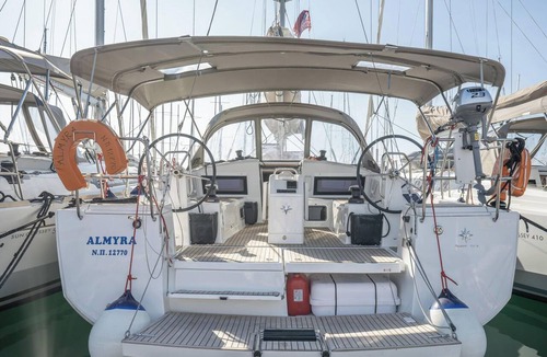 Piso Livadi Boat Rental | Sun-Kissed Sailing Adventure in the Stunning Islas Cícladas
