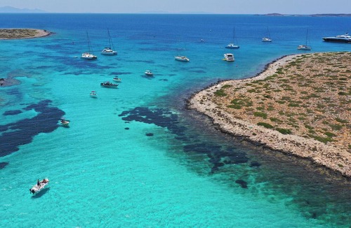 Piso Livadi Boat Rental | Sun-Kissed Sailing Adventure in the Stunning Islas Cícladas