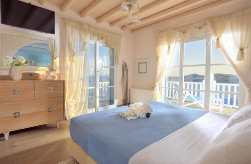 Ornos Villa | Sun,Romance and a Unique Sandy beach!