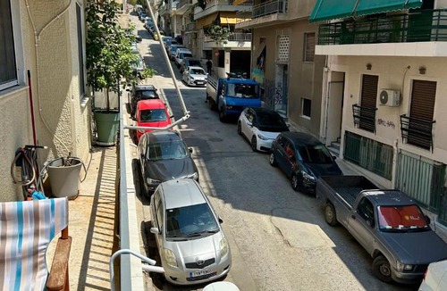 Filopappou Apartment | Sunny 70sqm Apt near Acropolis & Local Cafés
