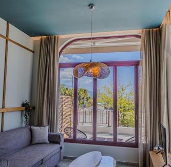 Nees Pagases House | Sunny Nest with a sea view by Salt Apartments