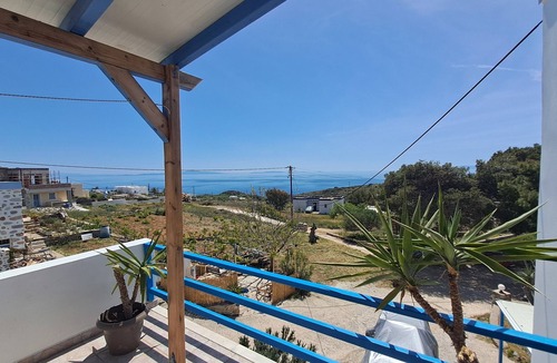 Megas Gialos House | Syros Mandala Studio-Love Apartment with Wi-Fi and Air Conditioning
