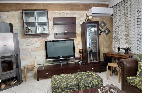Delta Apartment | t Elegant & Comfy Apartment FoFi