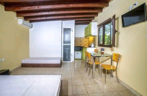 Zakynthos Other | Terra Vine Collection - Raisin House