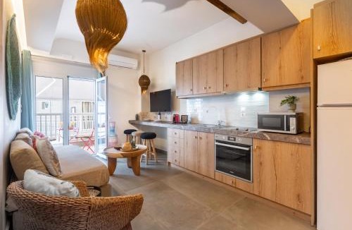 Loutraki Apartment | The Cactus Project