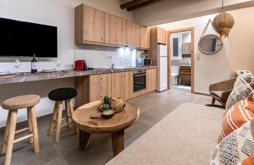Loutraki Apartment | The Cactus Project