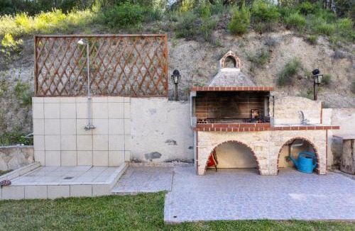 Siviri House | The Emerald Garden Maisonette