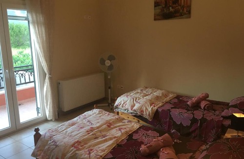 Liapades Apartment | The Lion's House