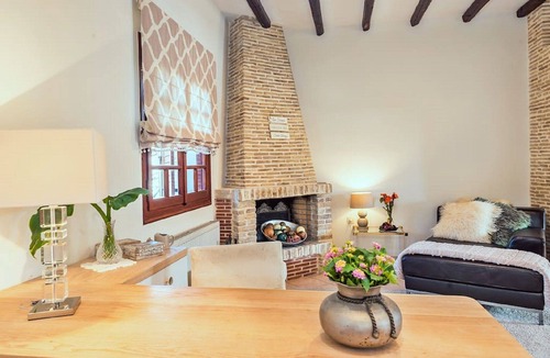 Kalamaki House | The Residence is a private villa with many home from home touches