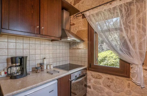 Limeniskos House | The Stonemade Houses "Georgia" Entire home in Phalasarna, Greece