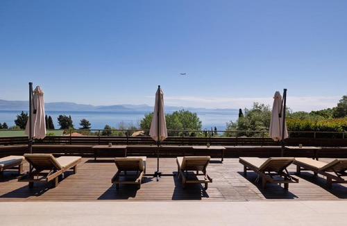Dafnata House | The Summit Escape House