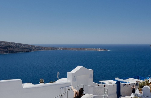 Oia Villa | The Sunset WindMill - 3 bedroom, 3 bathroom villa with outdoor jetted tub!