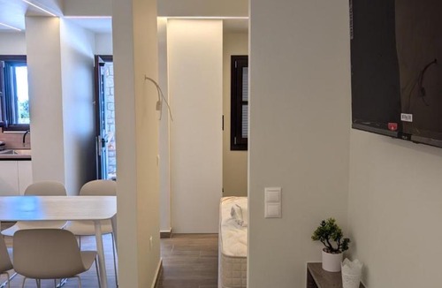 Omales Apartment | Thelea Mani