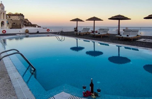 Akrotiri Apartment | Thira's Dolphin