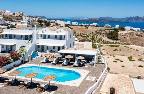 Akrotiri Apartment | Thira's Dolphin