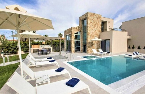 Pefkochori Villa | Thrilling Halkidiki Villa | Villa Eomer | 4 Bedrooms | Spacious Furnished