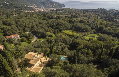 Limni House | TITANIA-Luxurious Holidays by the Pool at IL Giardino Segreto Di Prospero